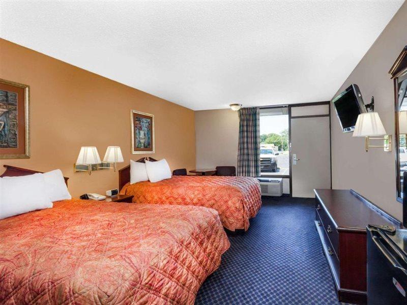 Days Inn By Wyndham Martin Extérieur photo
