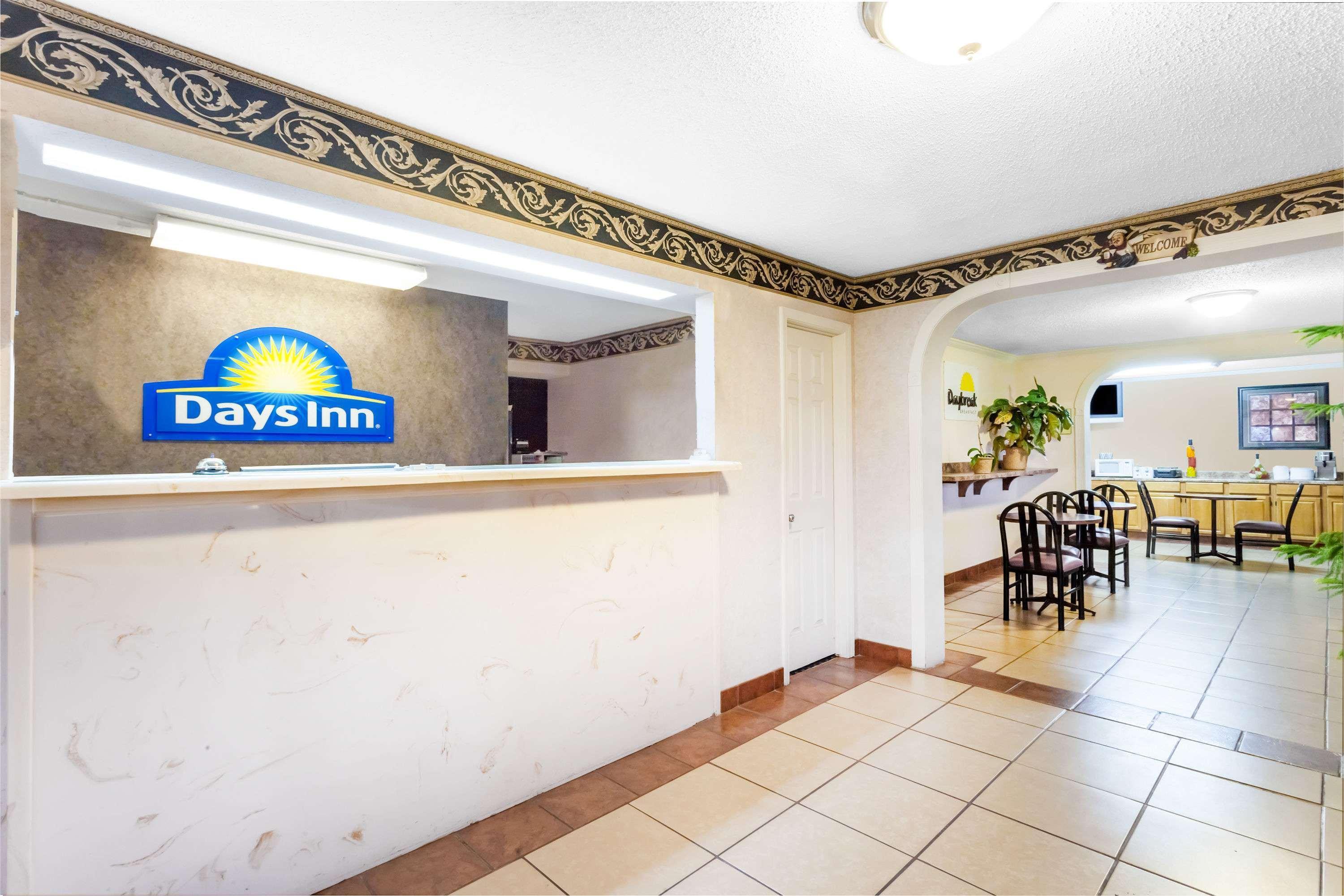 Days Inn By Wyndham Martin Extérieur photo